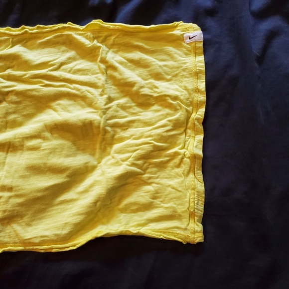 Nike Lightweight DRI-FIT Infinity Scarf Yellow - Picture 3 of 5